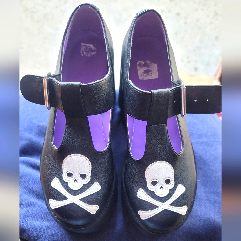 Women's platform shoes